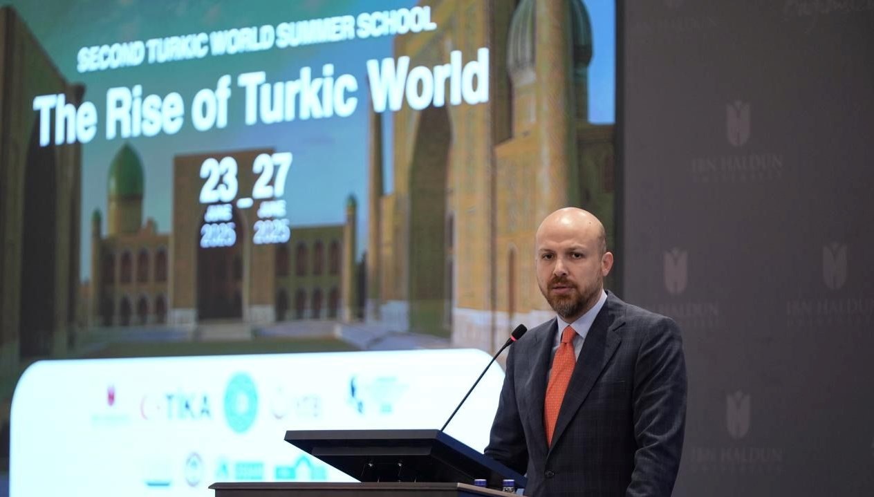 Türk devletlerinden gelen öğrenciler bugünlerde İbn Haldun Üniversitesi'nin düzenlediği yaz