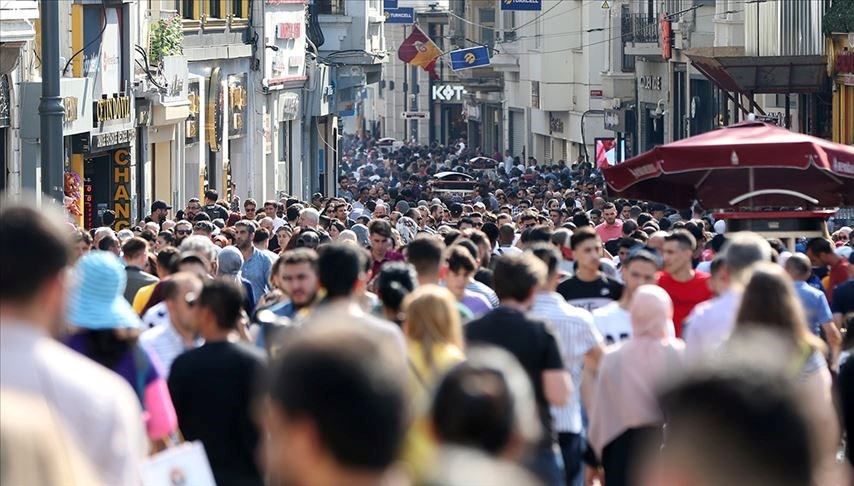 Türkiye'ye göç edenlerin sayısı 2024'te yüzde 0,6 azalırken Türkiye'den yurt