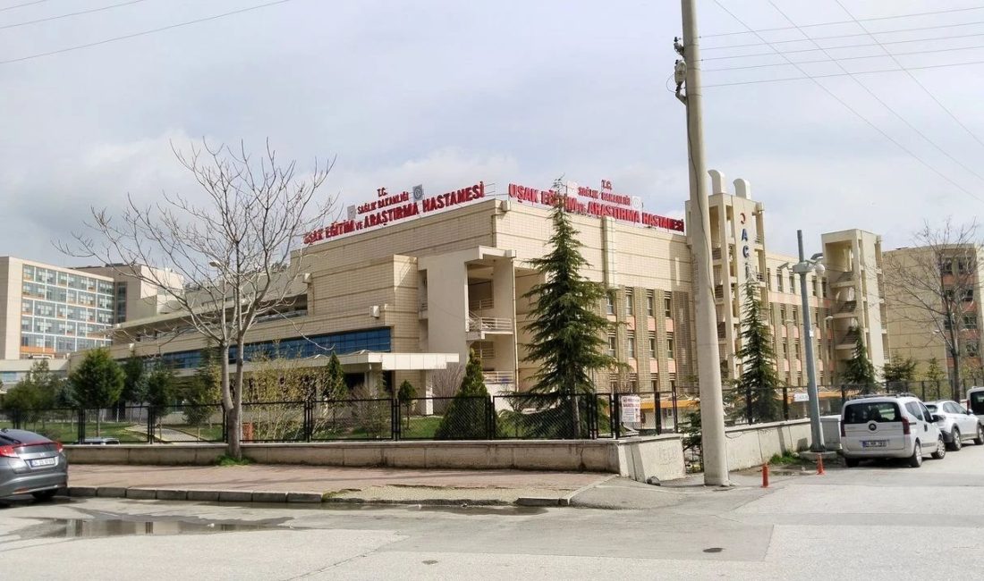 Uşak Eğitim ve Araştırma Hastanesi'nde vazife yapan doktor Şerif Ahmet