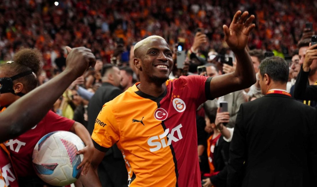 Galatasaray transferde Victor Osimhen'in kararını beklerken, Osimhen'den geleceğiyle ilgili açıklama