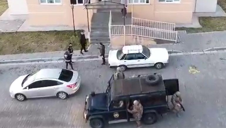 Kayseri'de Yılanlar kümesi olarak bilinen çeteye yönelik soruşturma kapsamında tutuklu