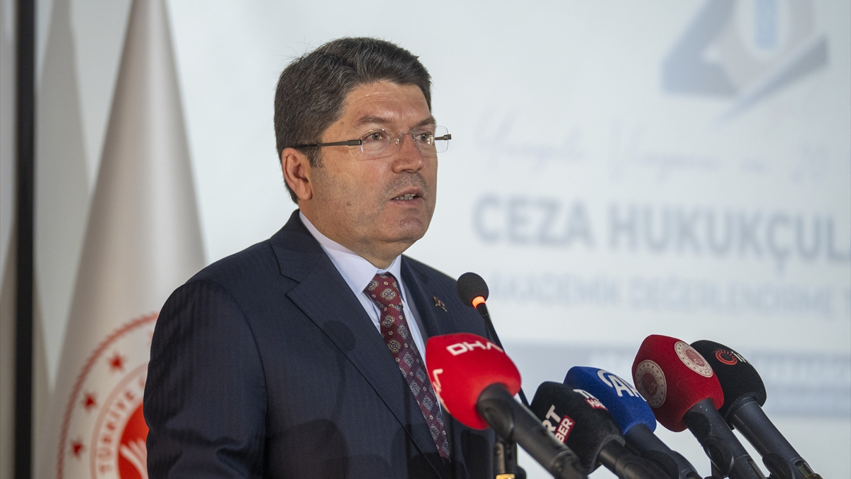 Yargının bağımsızlığına yönelik temelsiz ve olumsuz tenkitler yapan bölümlere sert