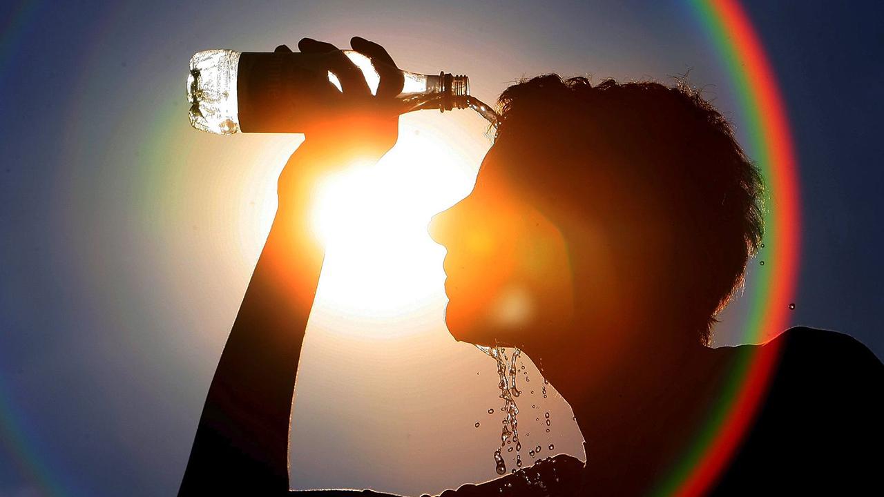Türkiye genelinde hava sıcaklıkları yeniden yükselişe geçti. Meteoroloji uzmanları, özellikle