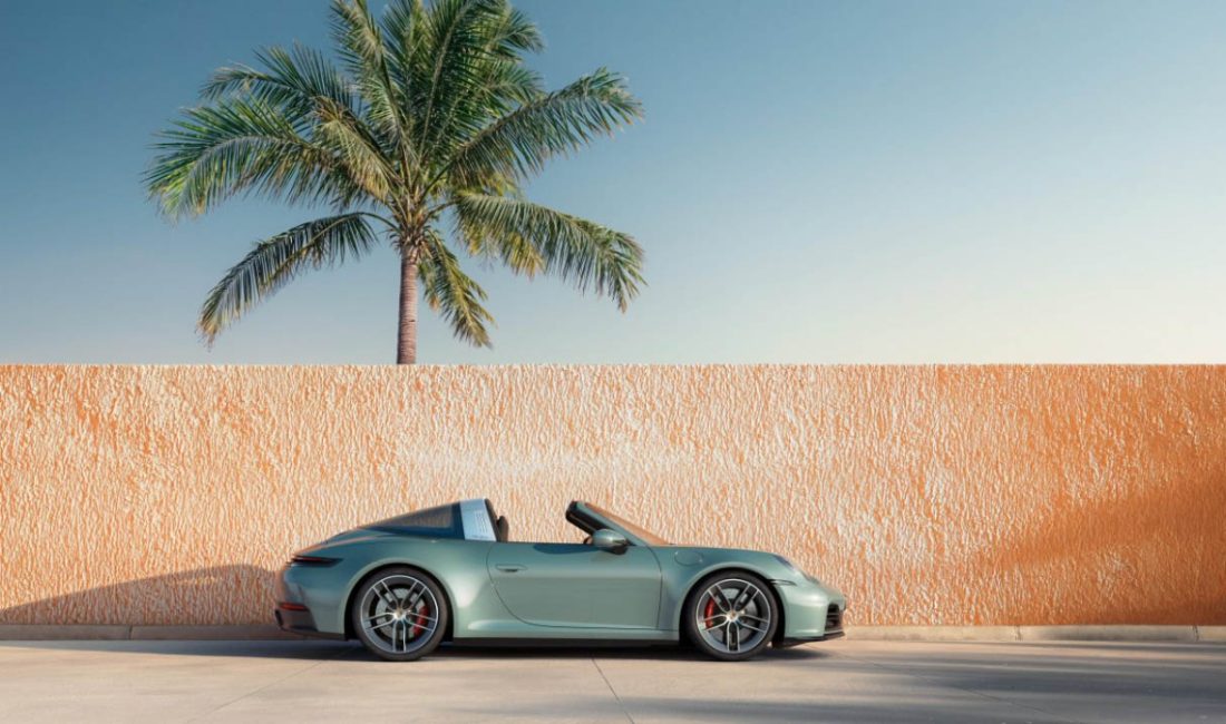 Alman spor araba üreticisi Porsche, ikonik modeli 911'in dört tekerlekten