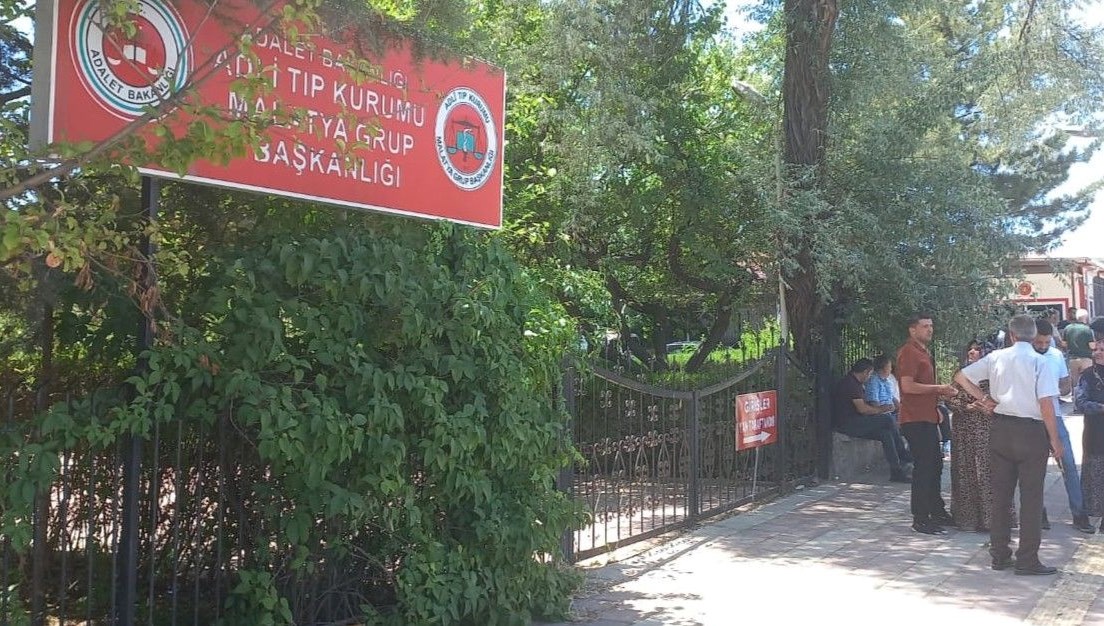 Malatya'da yolda karşılaştığı dört kişi tarafından çıkan arbedede dövülen Yunus