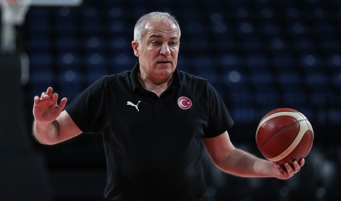 A Ulusal Bayan Basketbol Grubu Başantrenörü Ekrem Şad misyonundan ayrıldı.