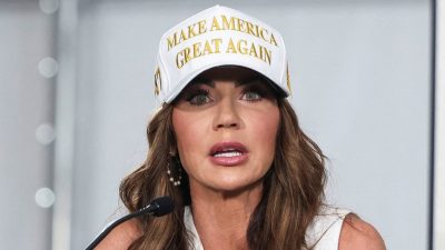 ABD İç Güvenlik Sekreteri Kristi Noem,  “Alligator Alcatraz” isimli