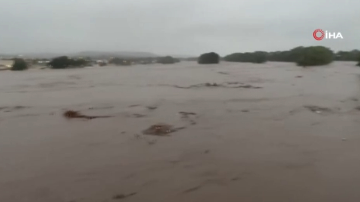 ABD’nin Texas eyaletinde çeşitli bölgelerde tesirli olan şiddetli yağışlar sonucu
