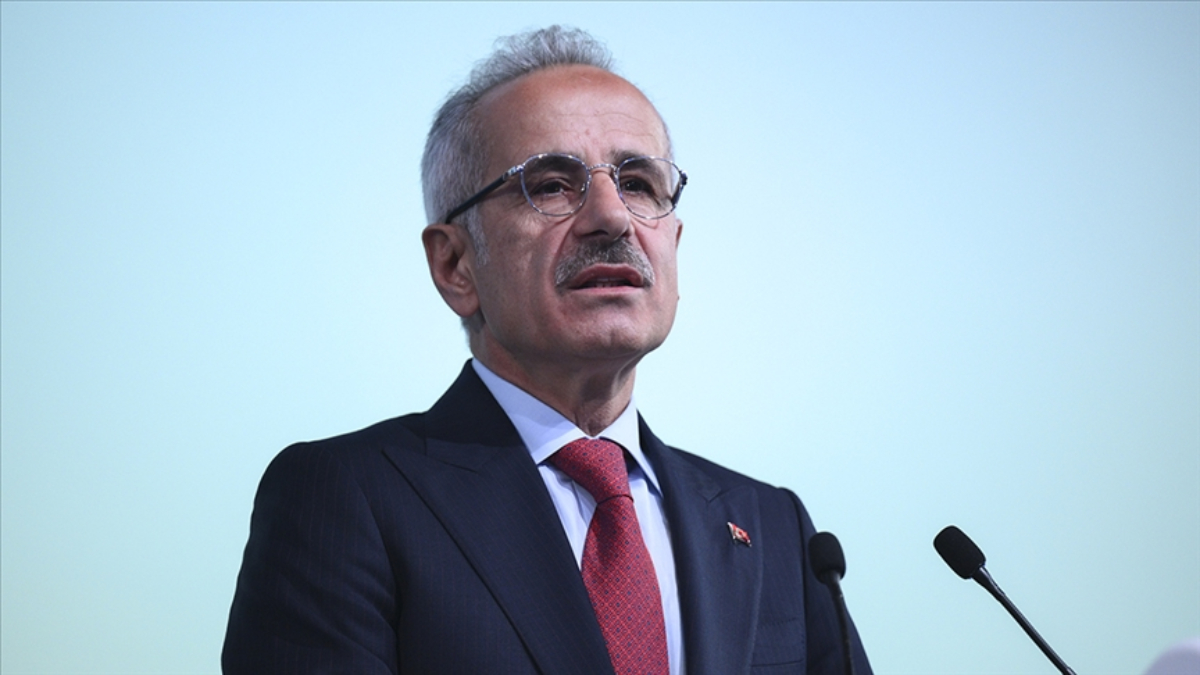 Ulaştırma ve Altyapı Bakanı Abdulkadir Uraloğlu, e-Devlet Kapısı'ndaki kullanıcı sayısının
