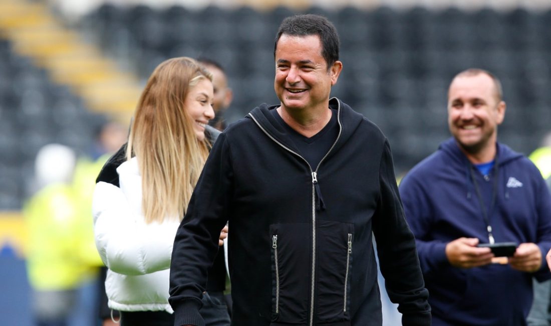 Ünlü televizyoncu Acun ılıcalı'nın sahibi olduğu Hull City, İngiltere Futbol