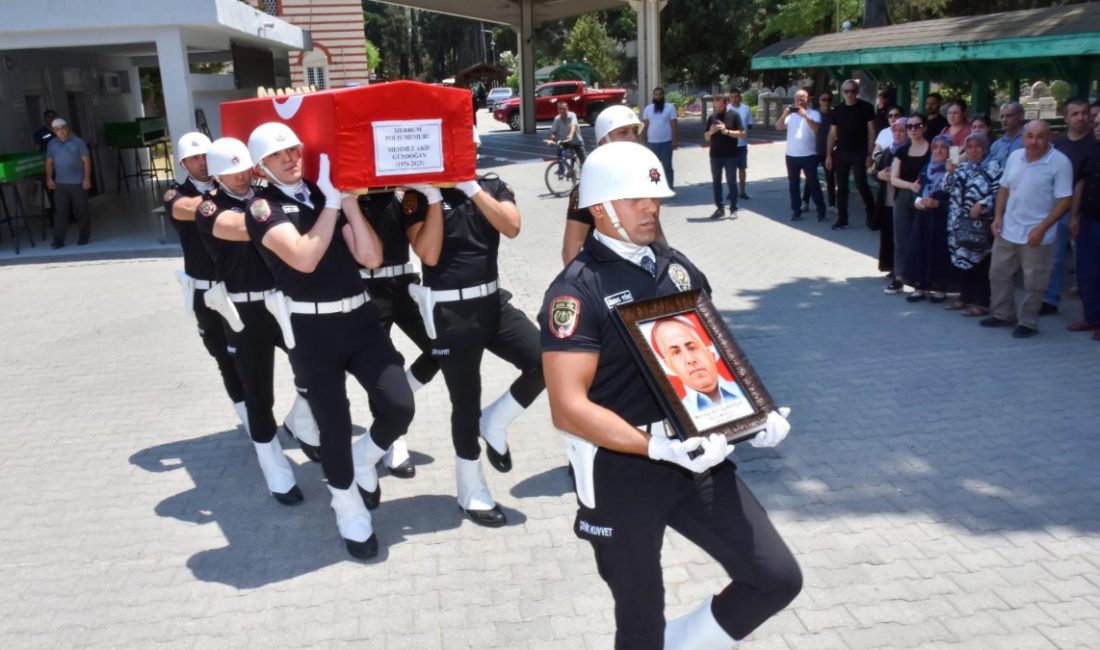 Tufanbeyli ilçesinde tatil yapan polis memuru Mehmet Akif Gündoğan, boş