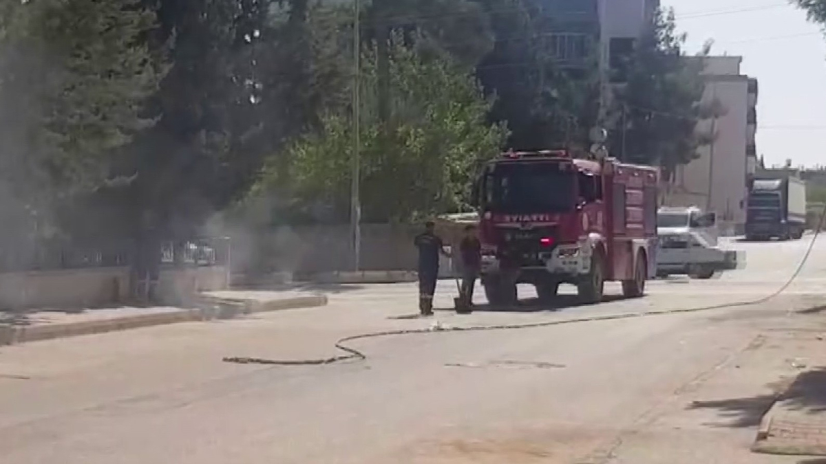 Termometrelerin 45 dereceyi gösterdiği Adıyaman'da elektrik çizgisi çok sıcaklara dayanamadı.