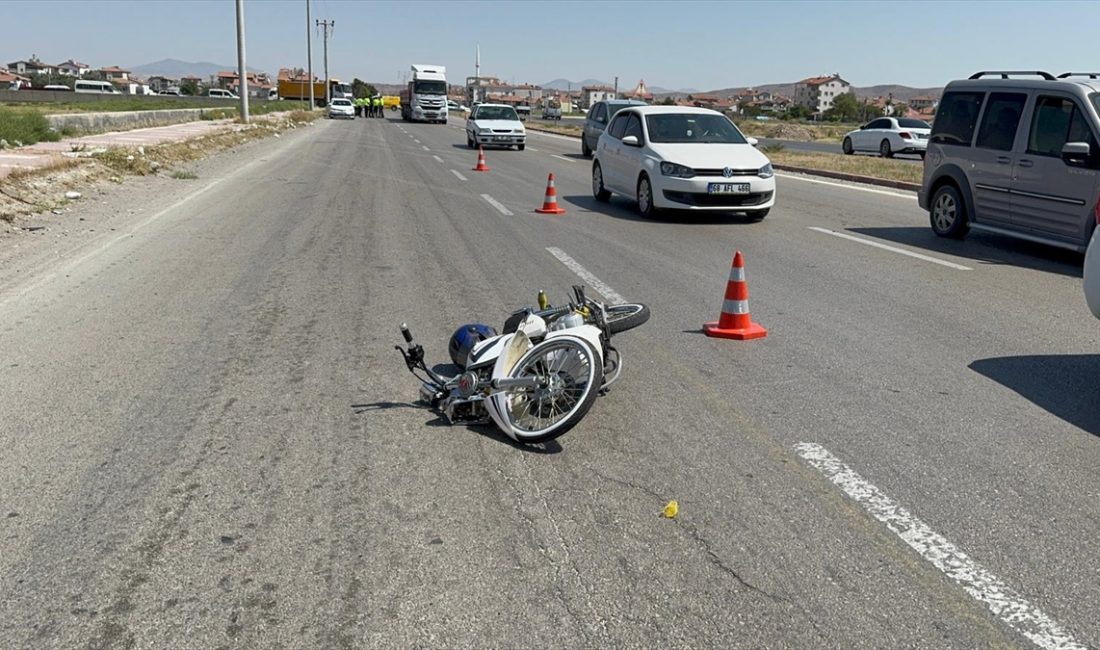 Aksaray’da “dur” ihtarına uymayan motosiklet şoförünün çarpması sonucu bir polis