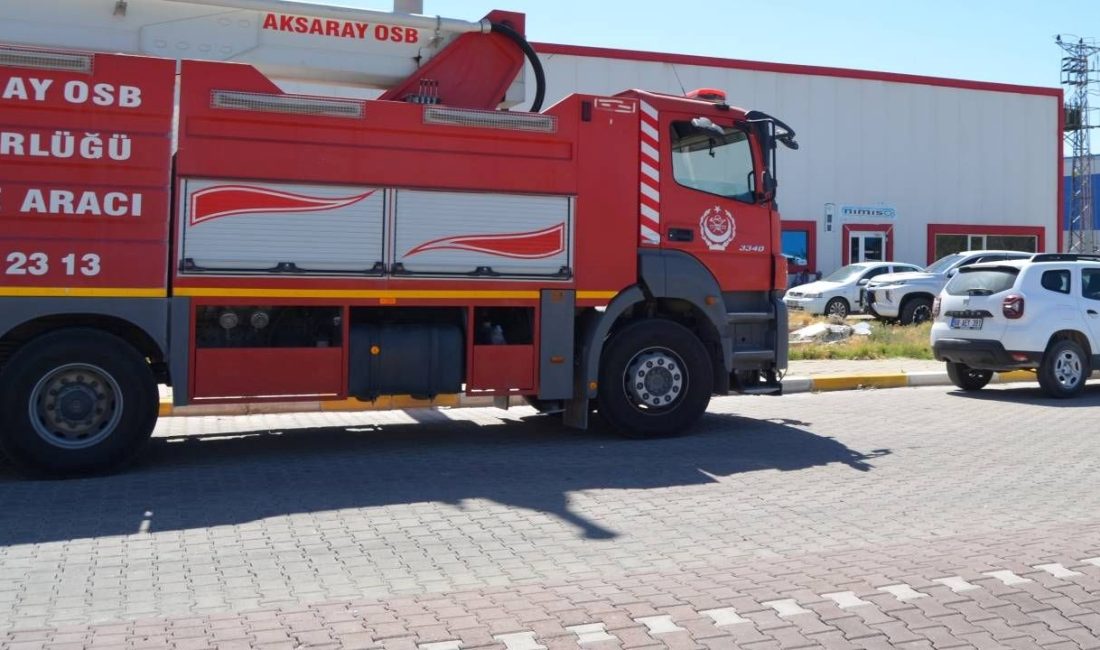 Aksaray'da su depolama tankı üretimi yapan fabrikada, tankın sızdırmazlık testi
