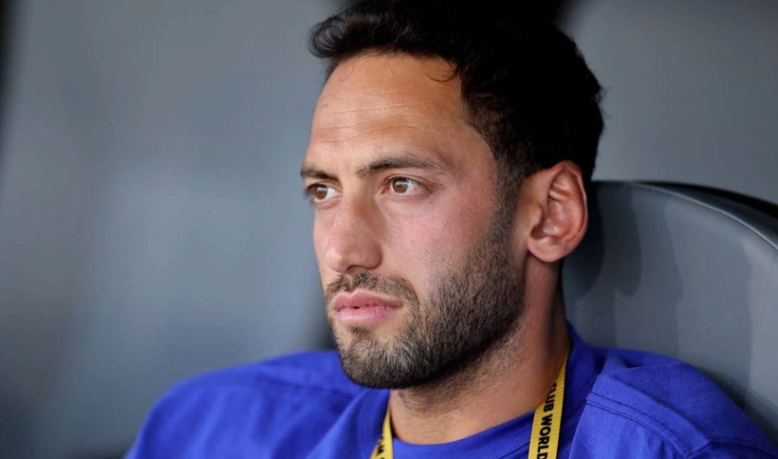Fenerbahçe Başkanı Ali Koç, Inter forması giyen Hakan Çalhanoğlu'nun transferi