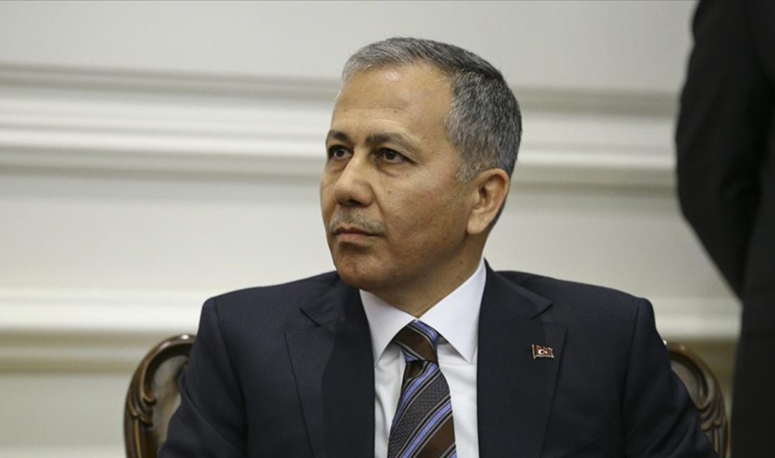 Eskişehir'de çıkan orman yangınını söndürme çalışmaları sırasında alevlerin ortasında kalan