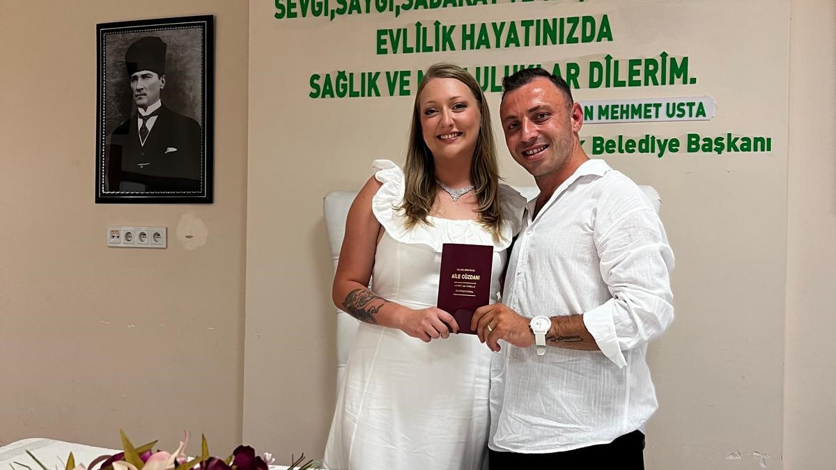 Amerikalı genç kız Sarah Carpenter, kalbini kaptırdığı Türk genci Şakirhan