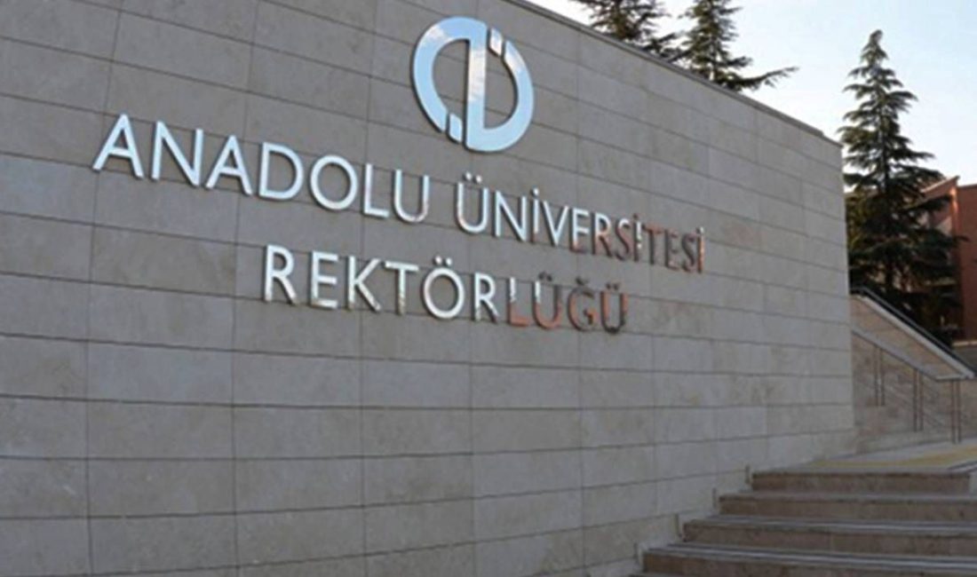 Anadolu Üniversitesi Rektörü Prof. Dr. Yusuf Adıgüzel, üniversitenin Açıköğretim Sistemi'ndeki