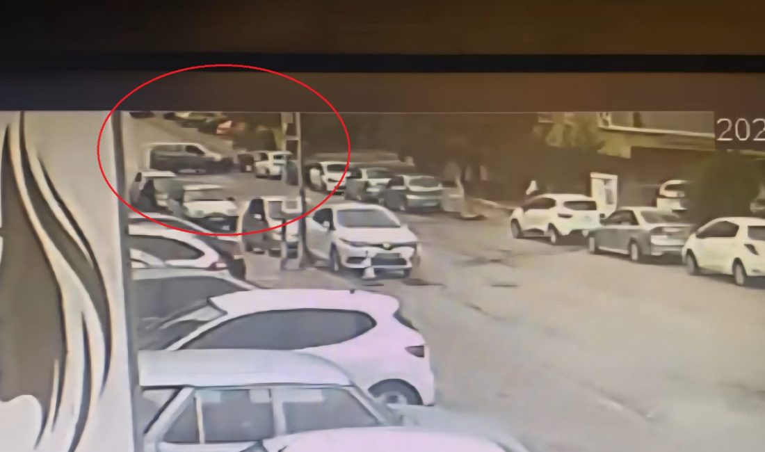 Moto kurye Emrullah Kılıç'ın sipariş götürürken hafif ticari araçla çarpışması