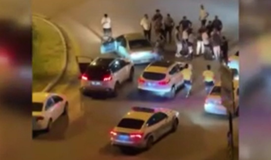 Ankara'da trafikte tartıştığı saldırgan tarafından silahla vurulan şahıs hastaneye kaldırıldı.