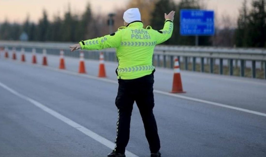 Ankara’da yarın bazı yollar trafiğe kapatılacak Ankara Emniyet Müdürlüğü, 2 Temmuz'da düzenlenecek bir aktiflik hasebiyle araç