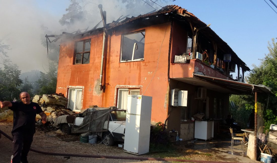 Kepez ilçesinde 2 katlı müstakil meskende çıkan yangında 58 yaşındaki