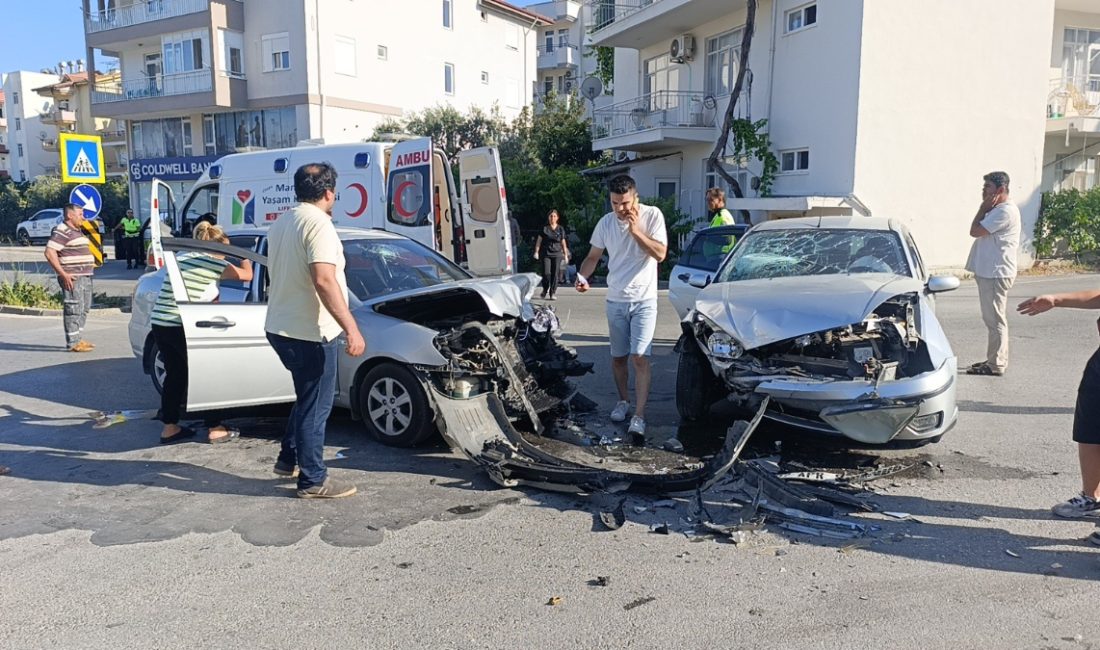 Manavgat'ta 2 arabanın çarpışması sonucu meydana gelen kazada 3 kişi