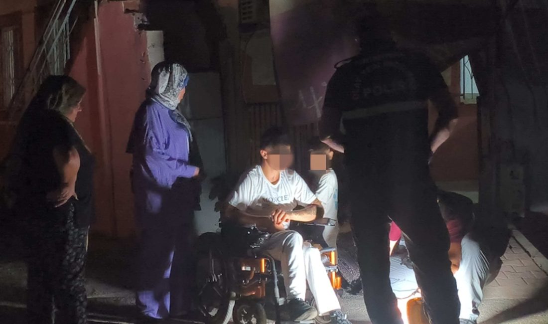 Kepez ilçesinde alacak sıkıntısı yüzünden engelli bir gençle tartışan kişi,