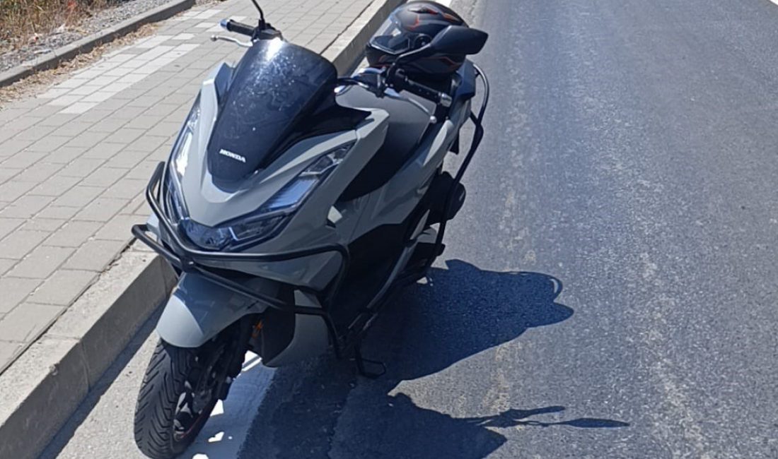 Manavgat ilçesinde yol kenarındaki turisti almak için birdenbire duran ve