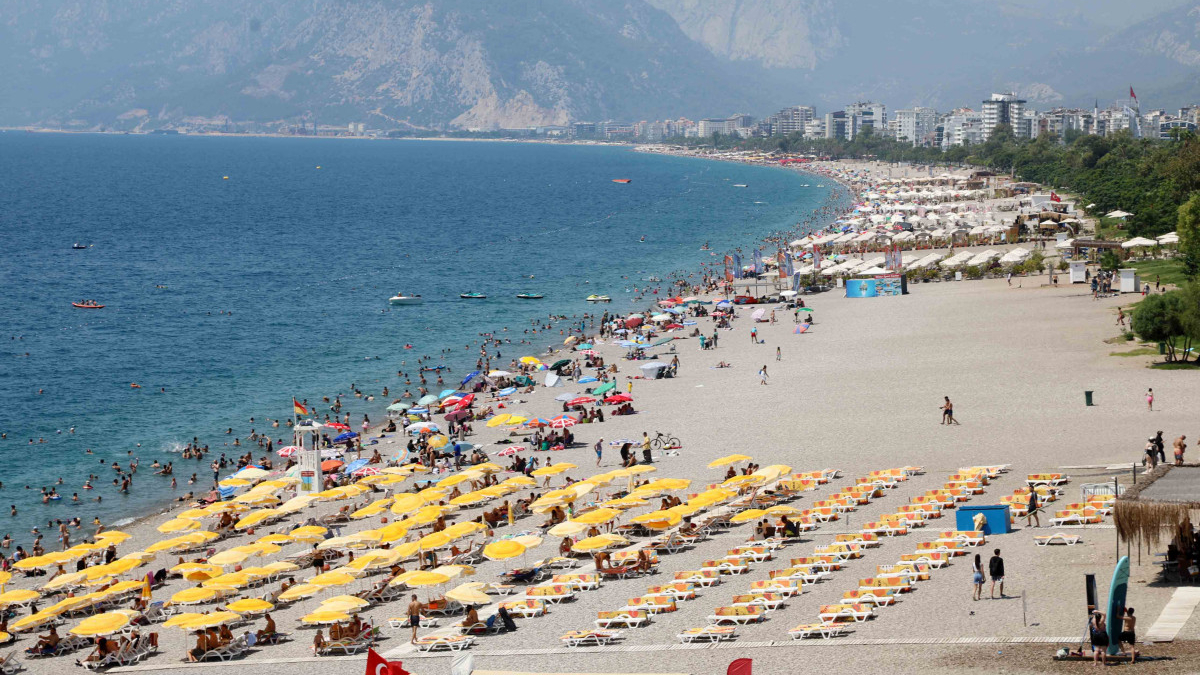 Kent genelinde günlerdir yüzde 10 düzeylerinde seyreden nem oranı, bugün