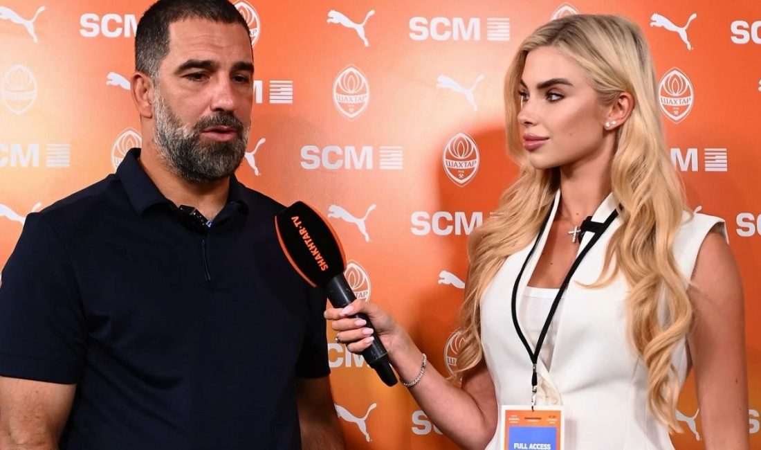 Arda Turan'ın göz teması kurmaktan kaçıncığı Ukraynalı muhabir Daria Bondar, Türk