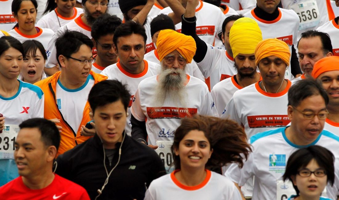 Dünyanın en yaşlı maraton koşucusu Fauja Singh, Hindistan'da geçirdiği trafik