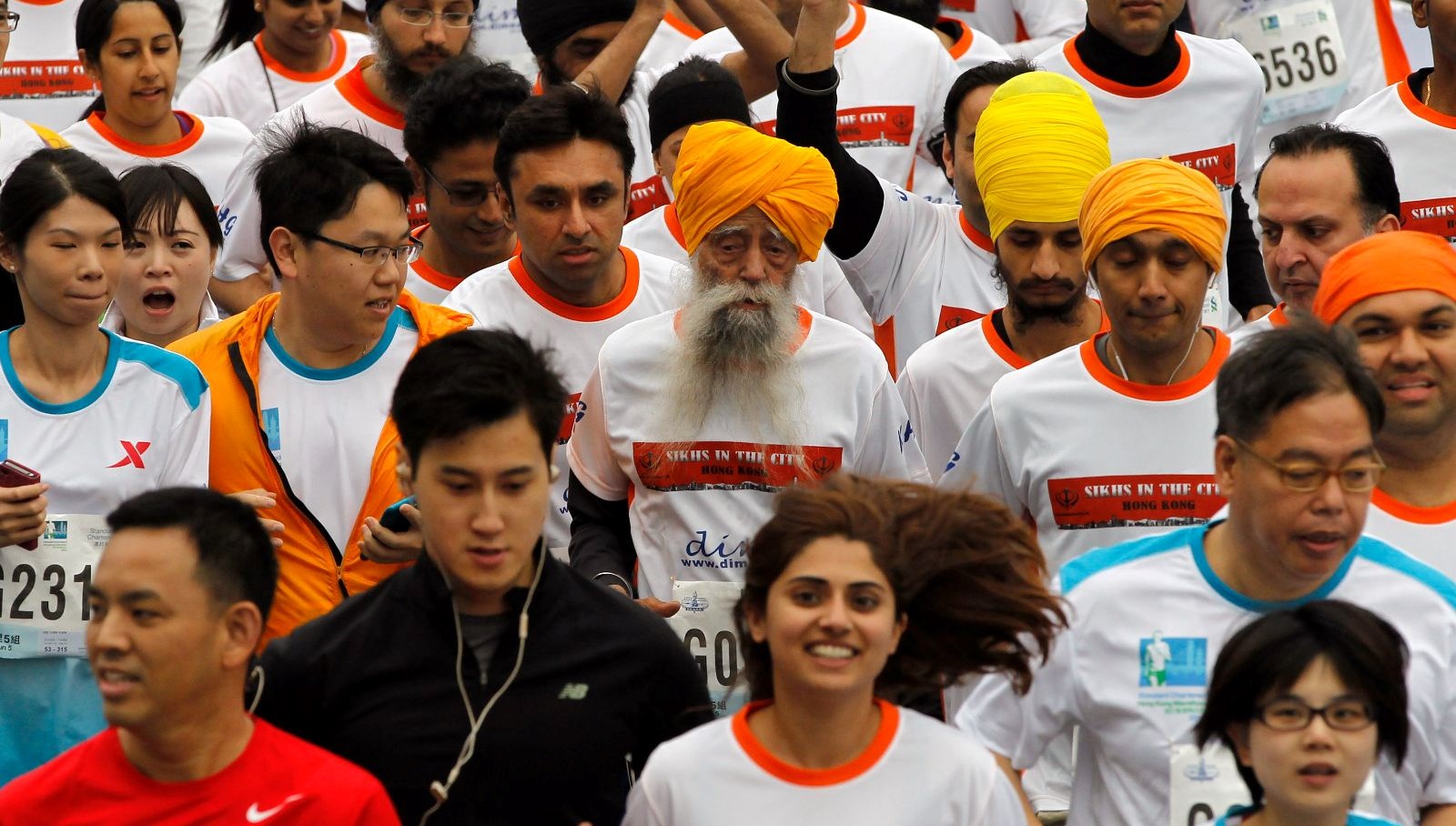 Dünyanın en yaşlı maraton koşucusu Fauja Singh, Hindistan'da geçirdiği trafik