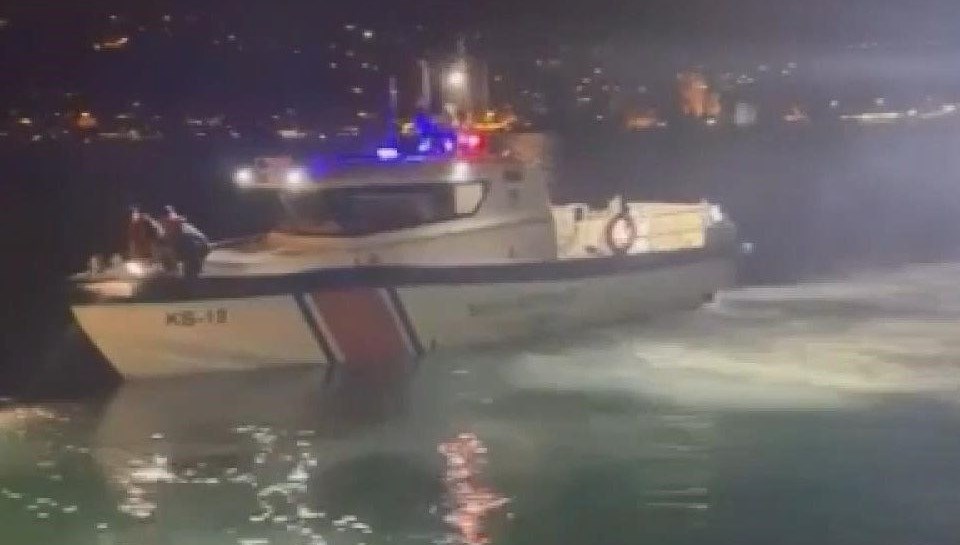 İstanbul Sarıyer'de Aşiyan Kıyısı'nda bulunan bir teknede çalışan Cihan Aksoy,