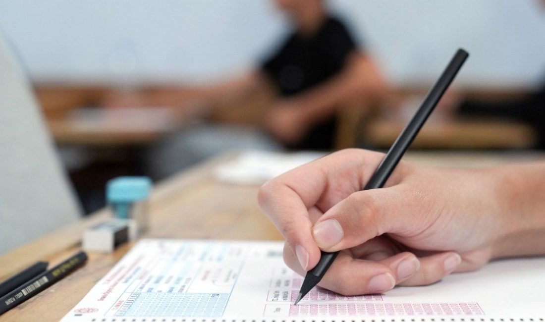 Atatürk Üniversitesi Açık ve Uzmaktan Öğretim Fakültesi bütünleme imtihanları 5-6