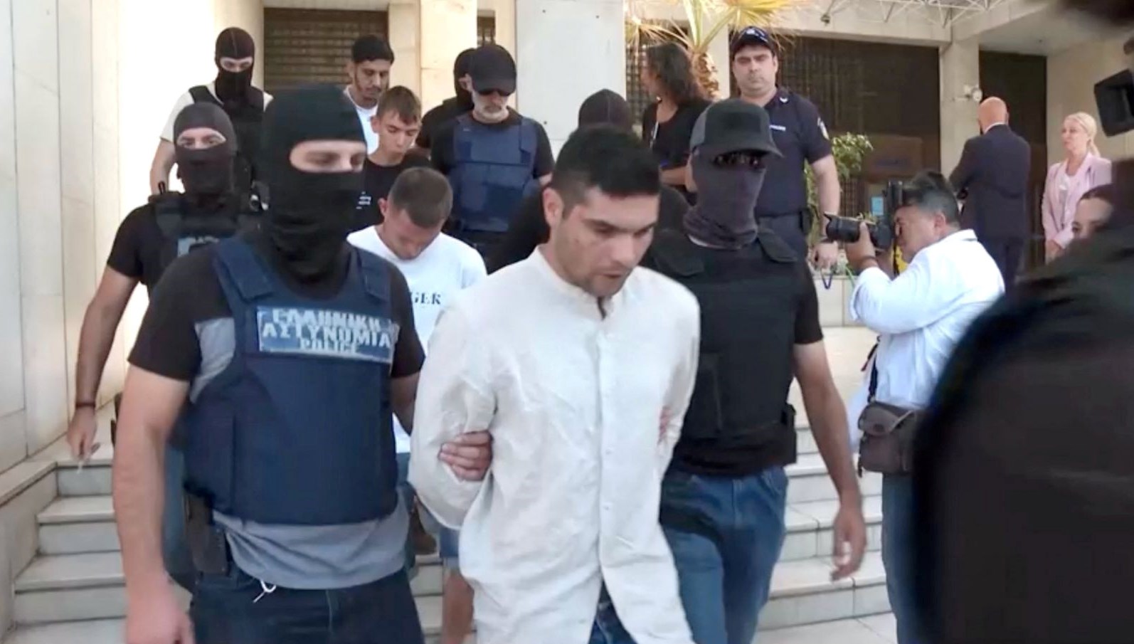 ABD’de bir üniversitede pazarlama profesörü olan Jeziorski’nin Yunanistan’ın başşehri Atina’da