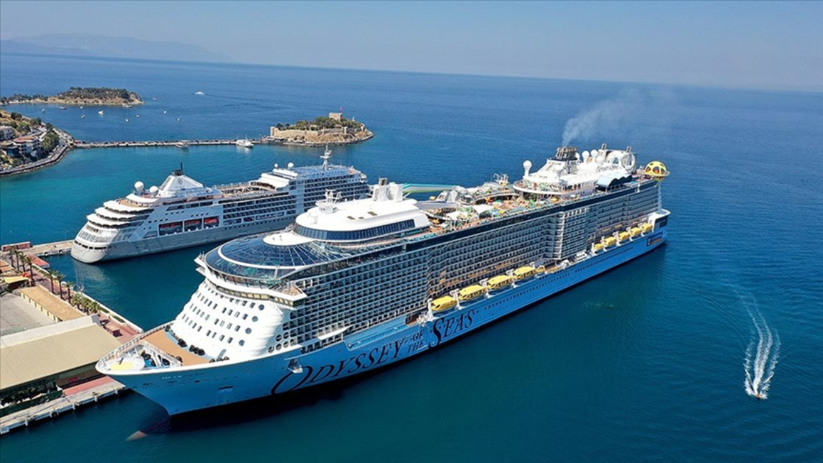 Bu yıl kruvaziyer turizminde rekor beklentisi olan Kuşadası, üç farklı