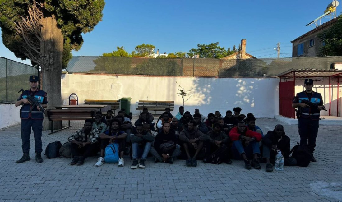 Didim ilçesinde jandarma grupları tarafından yapılan çalışmada koltukları sökülmüş bir