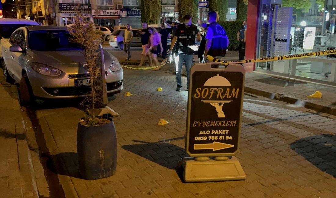 Efeler ilçesinde, sokakta yürüyen şahıs silahlı atağa uğradı. Olayda talih