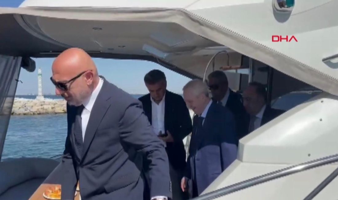 Fenerbahçe'nin eski başkanı Aziz Yıldırım ve lider adayı Hakan Bilal