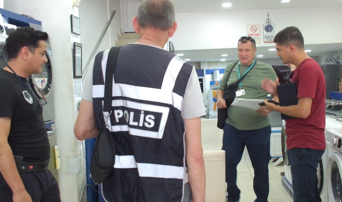 Burhaniye ilçesinde, İlçe Sıhhat Müdürlüğü'nün öncülüğünde iş yerlerinde sigara kontrolü
