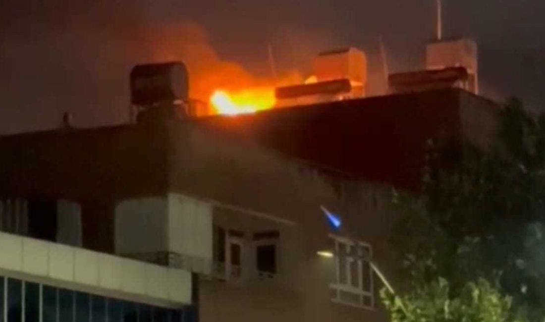Batman'da binanın terasında mangal için yakılan ateş, rüzgarın tesiriyle yayılınca