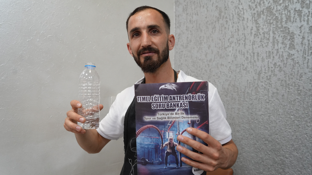 Bayburt’ta berberlik yapan Yalçın Akdeniz, daha evvel 4 kez katıldığı