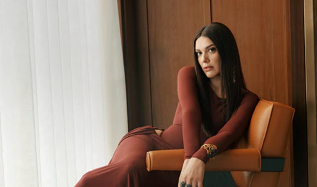 Bergüzar Korel, toplumsal medyada yayılan yapay zekayla hastane yatağında oluşturulmuş