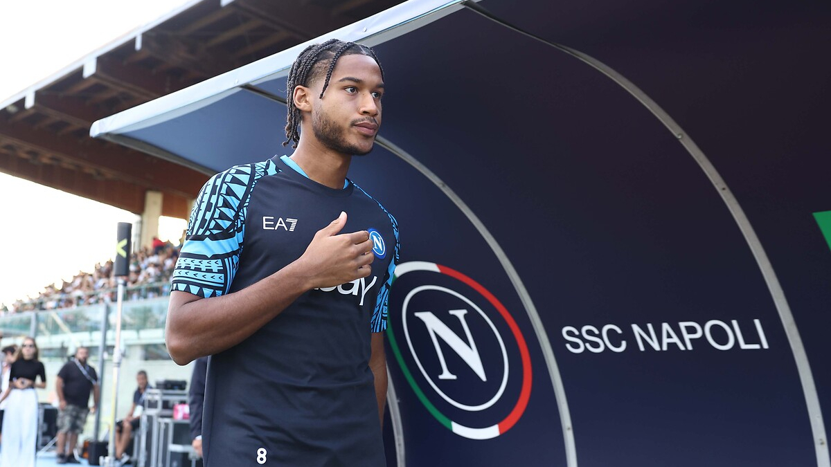 Beşiktaş'ın bonservisi Napoli'de bulunan Jens Cajuste'yi transfer etmek istediği ileri