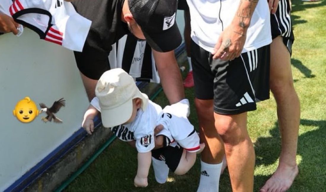 Beşiktaş'ın Avusturya kampına giden bir taraftar, bebeğinin Rafa Silva'nın yeteneklerini