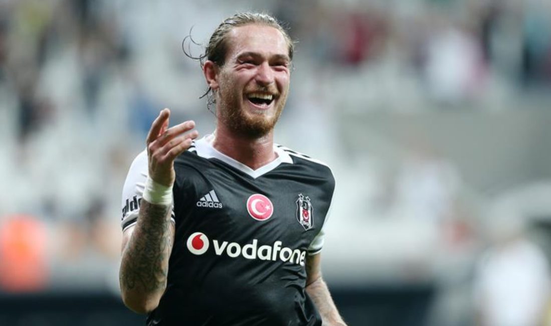 Beşiktaş ve A Ulusal Kadro'nun eski oyuncusu Ömer Şişmanoğlu, banka