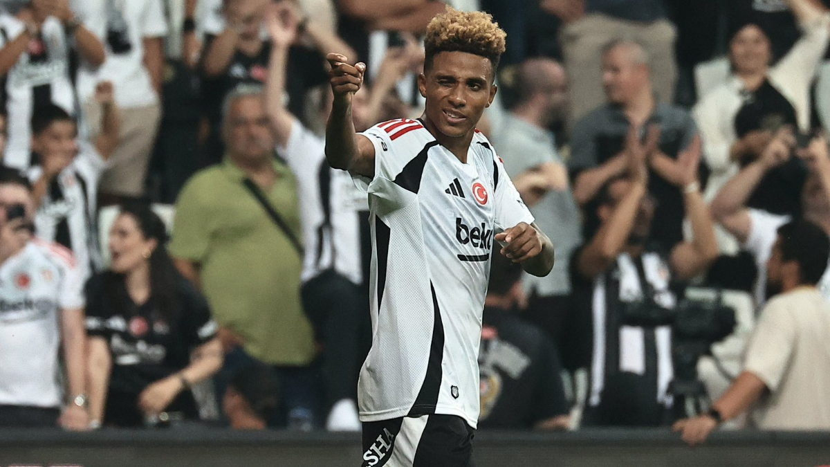 Beşiktaş'tan Spartak Moskova'ya bonuslarla birlikte 25 milyon euro'ya transfer olan