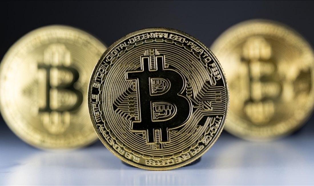 Dünyanın en bilinen kripto parası Bitcoin, tarihinde birinci sefer 122