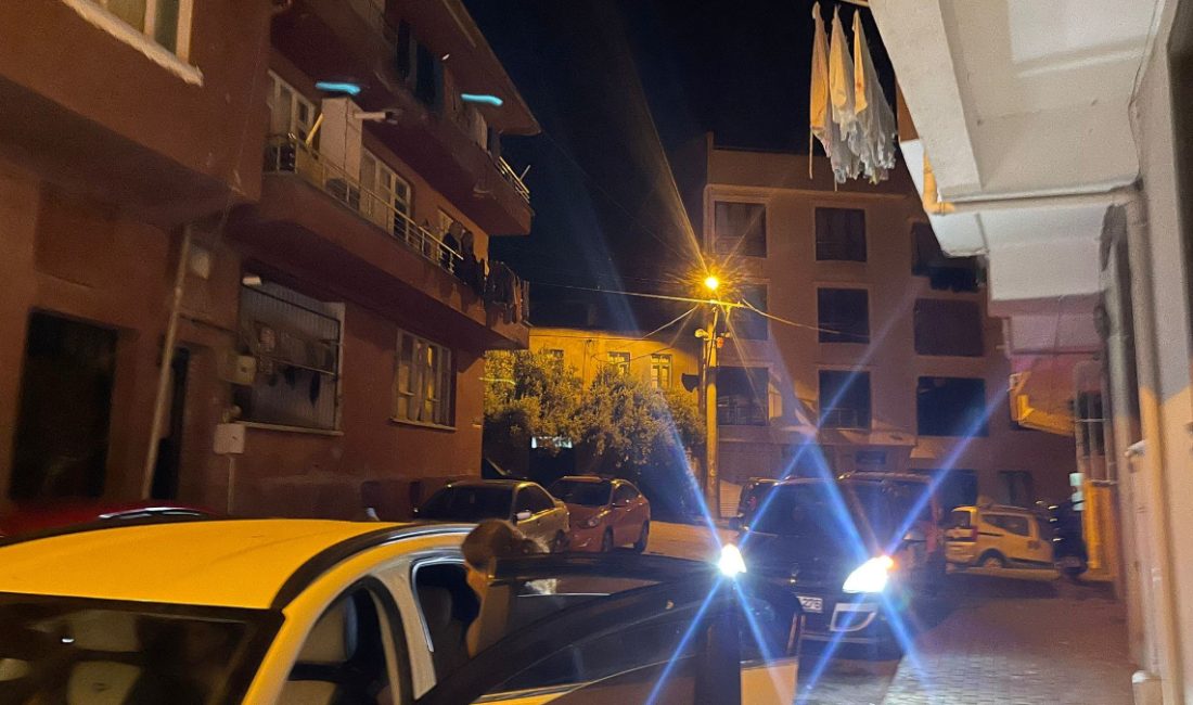 Orhangazi ilçesinde vatandaşlar üst üste yaşanan zelzelelerin akabinde paniğe kapılırken